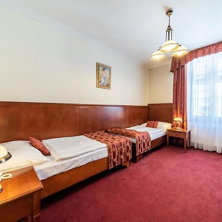 فندق Arkada 4*