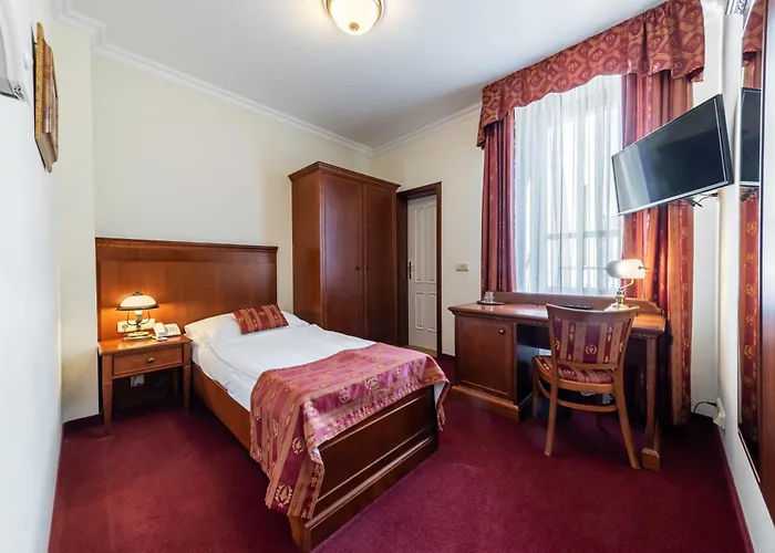 Hotel Arkada 4*