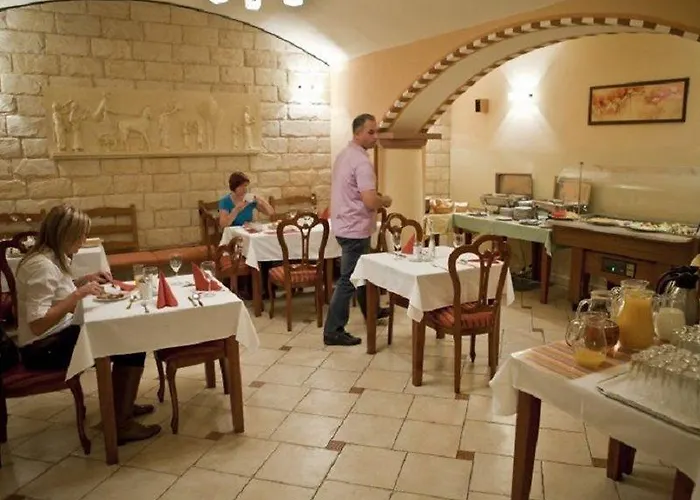 Hotel Arkada 4*